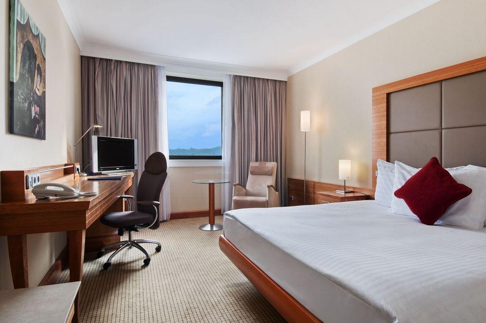 Hilton Praag